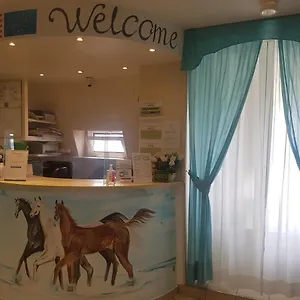 https://hotel-arco-romana.it-lombardy.com